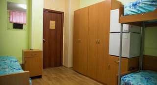 Гостиница Хостел Мира 5 Комсомольск-на-Амуре Кровать в общем четырехместном номере для мужчин и женщин-4