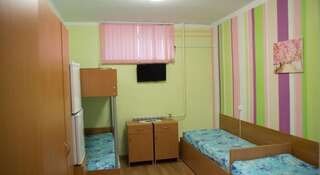 Гостиница Хостел Мира 5 Комсомольск-на-Амуре Кровать в общем четырехместном номере для мужчин и женщин-2