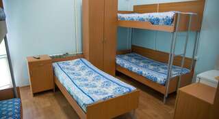 Гостиница Хостел Мира 5 Комсомольск-на-Амуре Кровать в общем 6-местном номере для мужчин и женщин-1