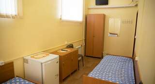 Гостиница Хостел Мира 5 Комсомольск-на-Амуре Бюджетный двухместный номер с 2 отдельными кроватями-2