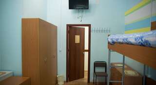 Гостиница Хостел Мира 5 Комсомольск-на-Амуре Кровать в общем 6-местном номере для мужчин и женщин-3